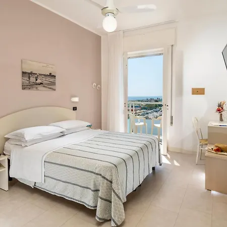 Astoria Hotel 3*