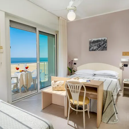 Astoria Hotel 3*