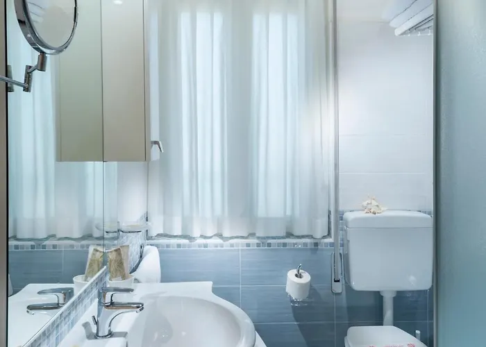 Astoria تّشيرفييا